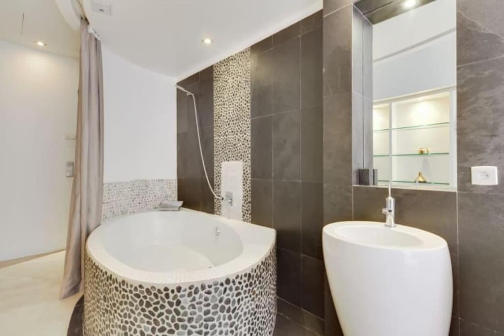 Magnifique Appartement Parisien - Marais Buitenkant foto
